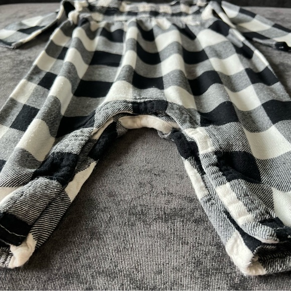 Old Navy Black and White Checkered Romper Size 6-12 Months - Picture 3 of 7